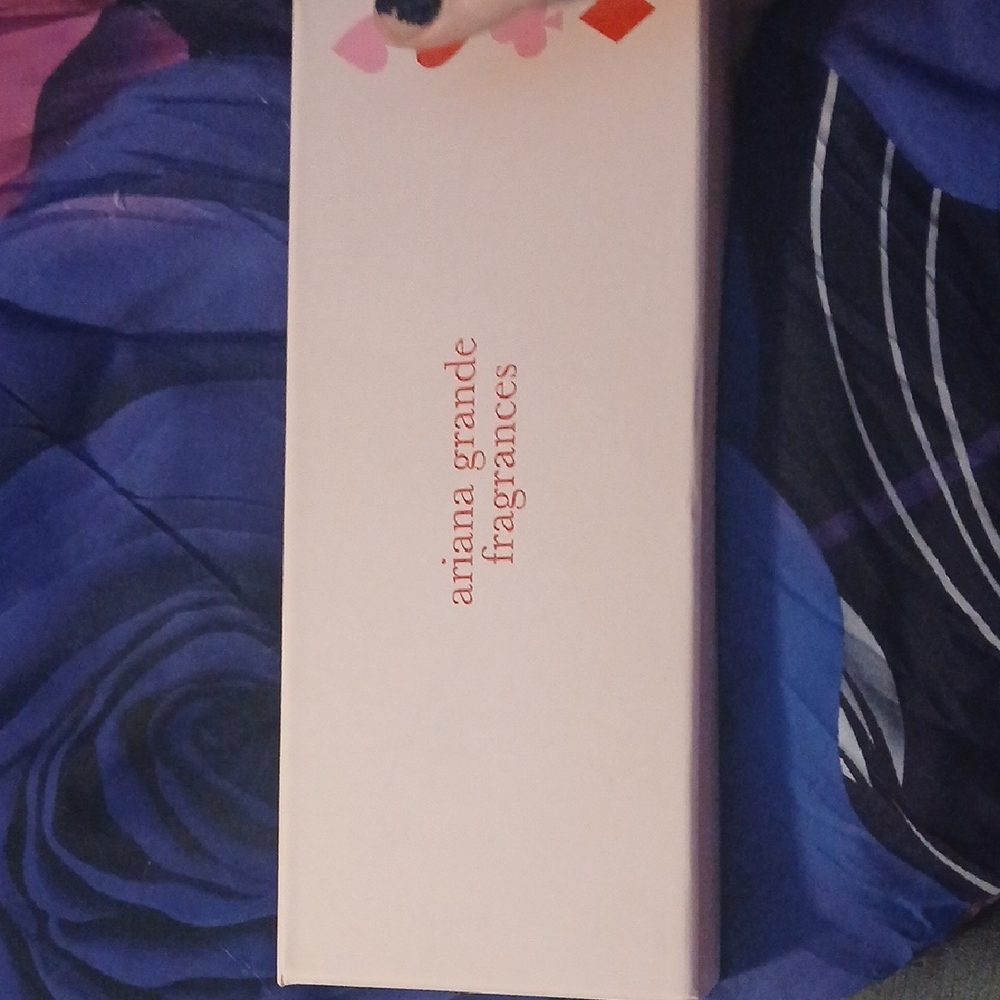 Ariana Grande Fragrances Pink Box
